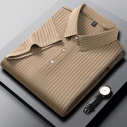 Herenpolo met verticale ribstructuur, polokraag en drie knopen - camel