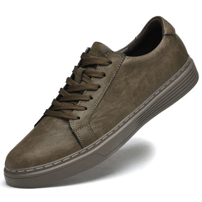 Herensneakers in matte leerlook met wit contraststiksel en cupsole met geribbelde rand - beeld 8