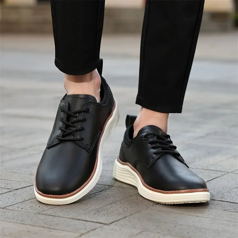 Herensneakers in leerlook met elastische kraag, witte zool met bruine rand en hiellus - beeld 6