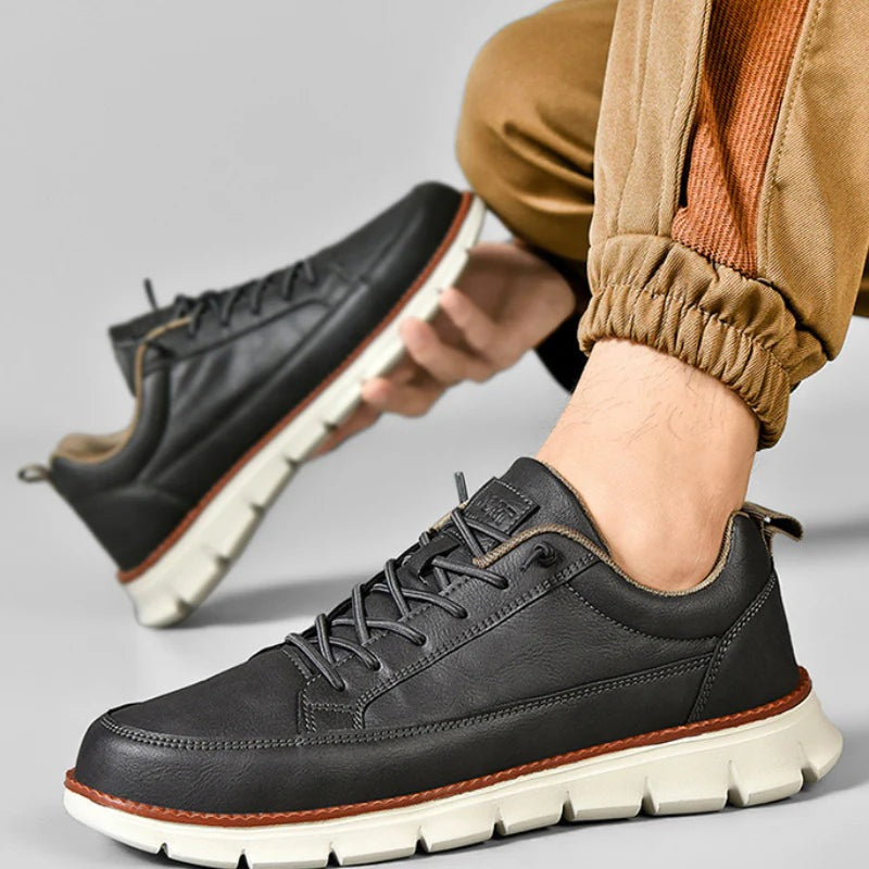 Herensneakers in gladde leerlook met flexibele zool met groeven en cognac rand - beeld 8