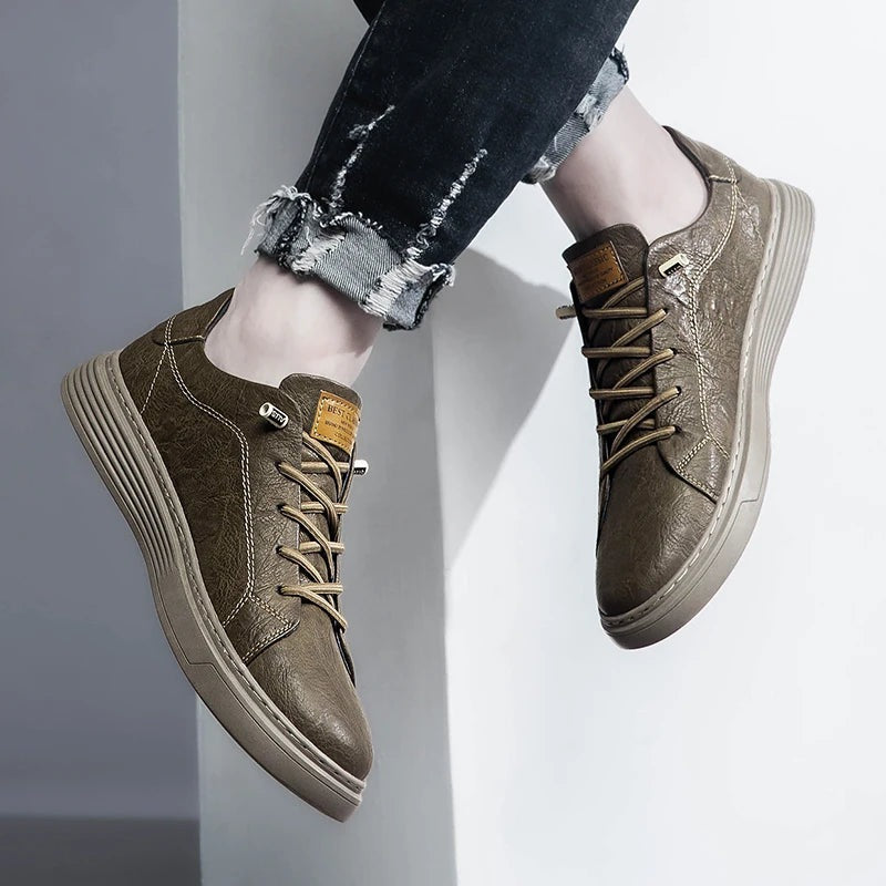 Herensneakers in matte leerlook met platte cupsole, geribde rand en veters in contrastkleur - beeld 7