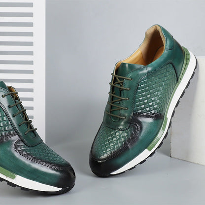 Herensneakers in leerlook met geperst vlechtmotief en witte profielzool - flessengroen