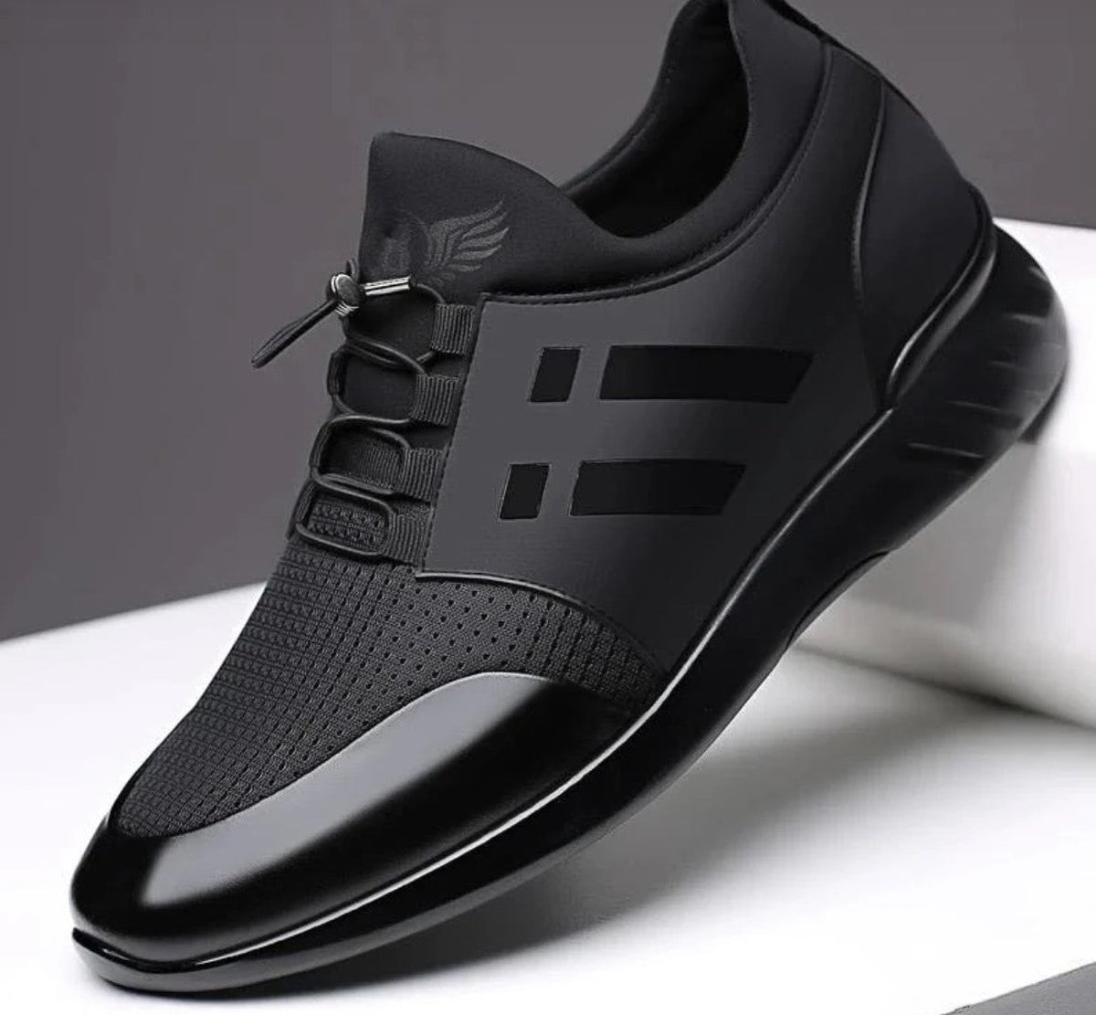 Herensneakers in leerlook met mesh, elastische veters en voetboogsteun