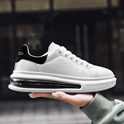 Herensneakers in leerlook met dikke zool, zichtbaar luchtkussen en hielstuk in suède look - beeld 4