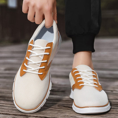 Herensneakers van mesh met zadelvormige inzet in leerlook, witte rubberen zool en hiellus - beeld 10