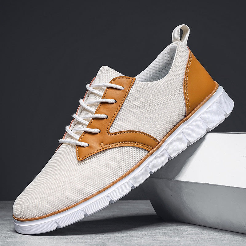 Herensneakers van mesh met zadelvormige inzet in leerlook, witte rubberen zool en hiellus - ecru