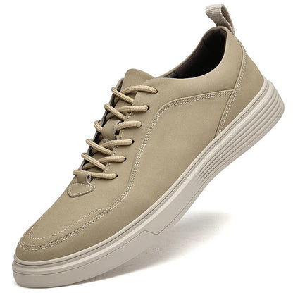 Herensneakers in nubucklook met contraststiksel, dikke witte zool en hiellus - beeld 6