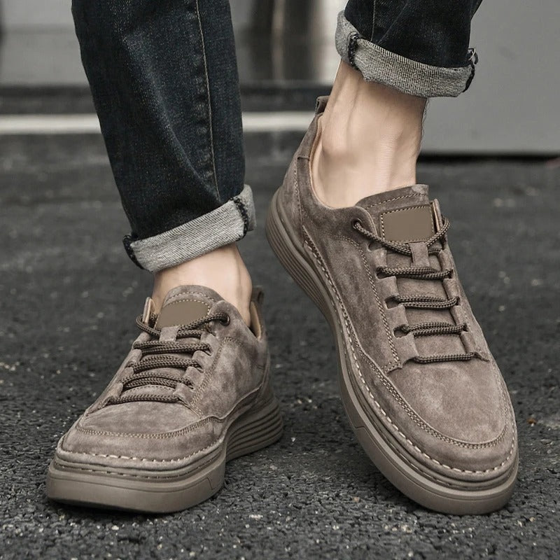 Herensneakers in suède look met dikke rubberen zool, hiellus en mocassinnaad - beeld 10