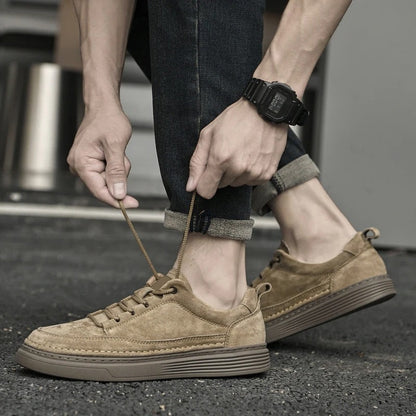 Herensneakers in suède look met dikke rubberen zool, hiellus en mocassinnaad - beeld 4