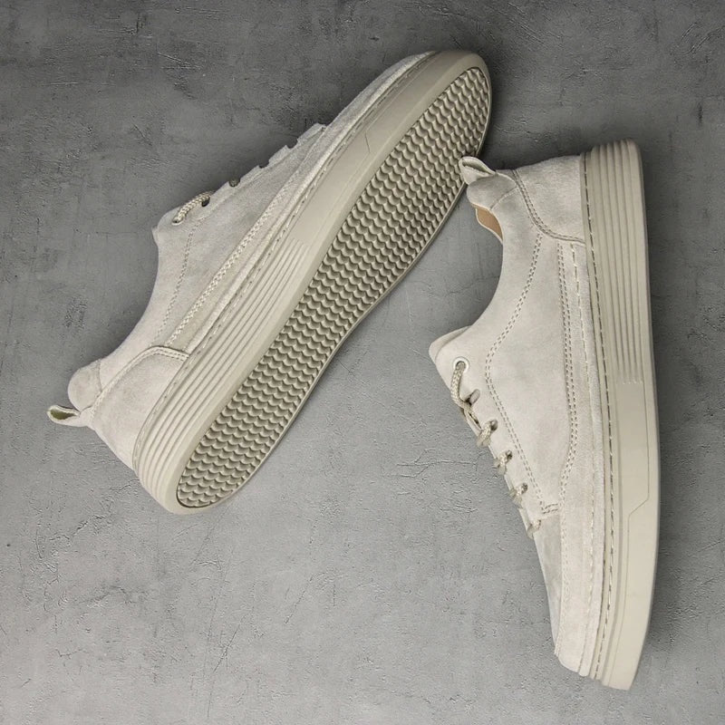 Herensneakers in suède look met dikke rubberen zool, hiellus en mocassinnaad - beeld 8