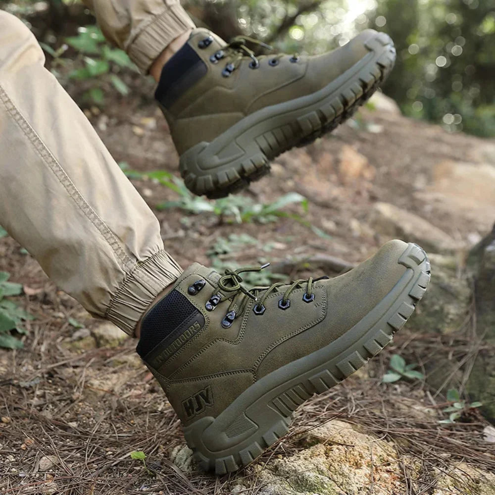 Hoge wandelschoenen voor heren met profielzool en gevoerde kraag