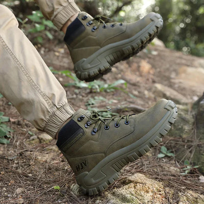 Hoge wandelschoenen voor heren met profielzool en gevoerde kraag