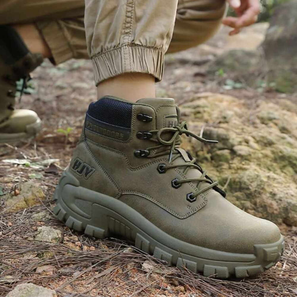 Hoge wandelschoenen voor heren met profielzool en gevoerde kraag