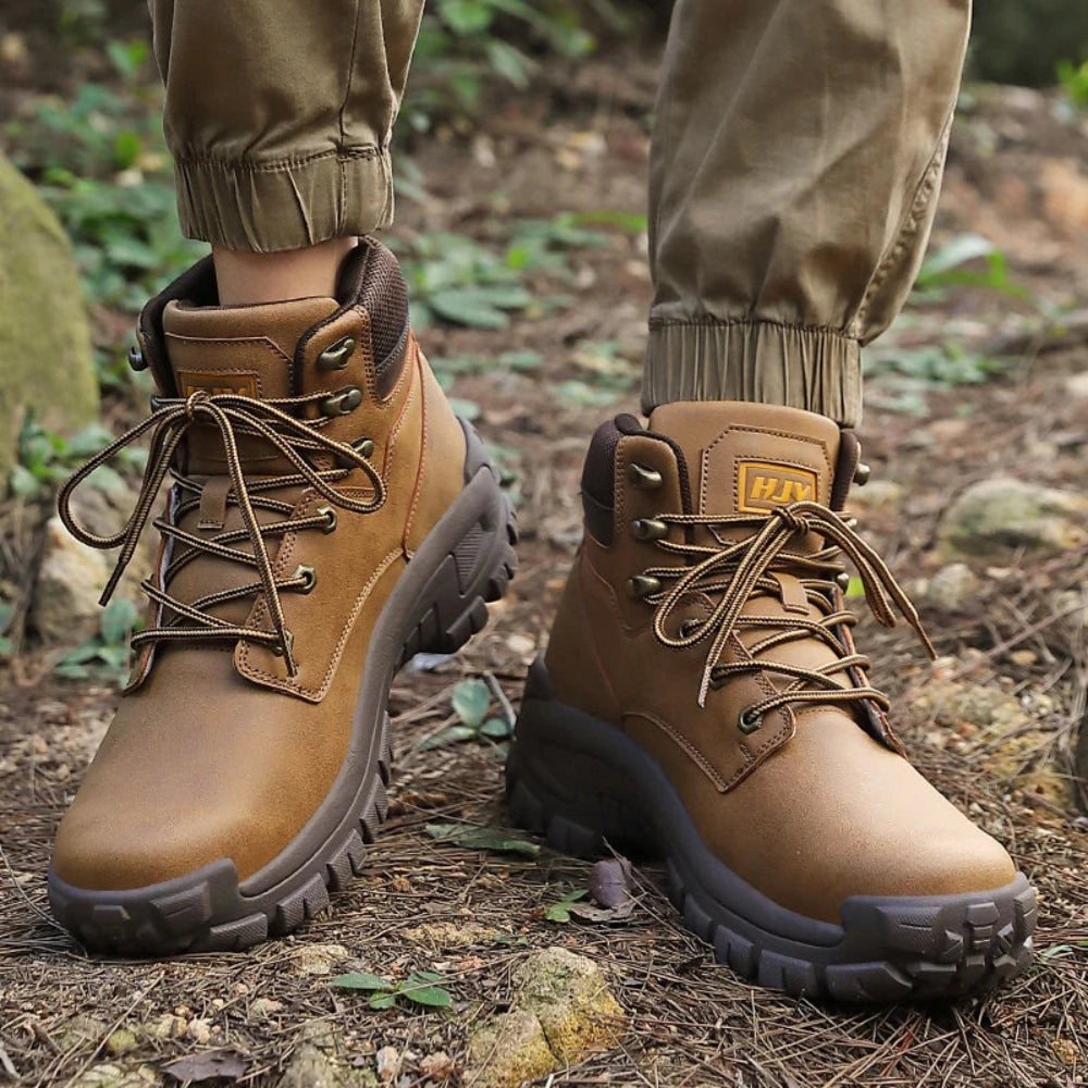 Hoge wandelschoenen voor heren met profielzool en gevoerde kraag