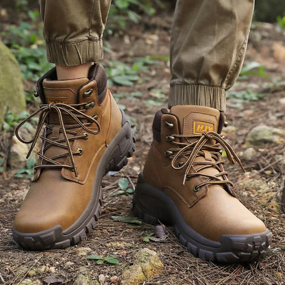 Hoge wandelschoenen voor heren met profielzool en gevoerde kraag
