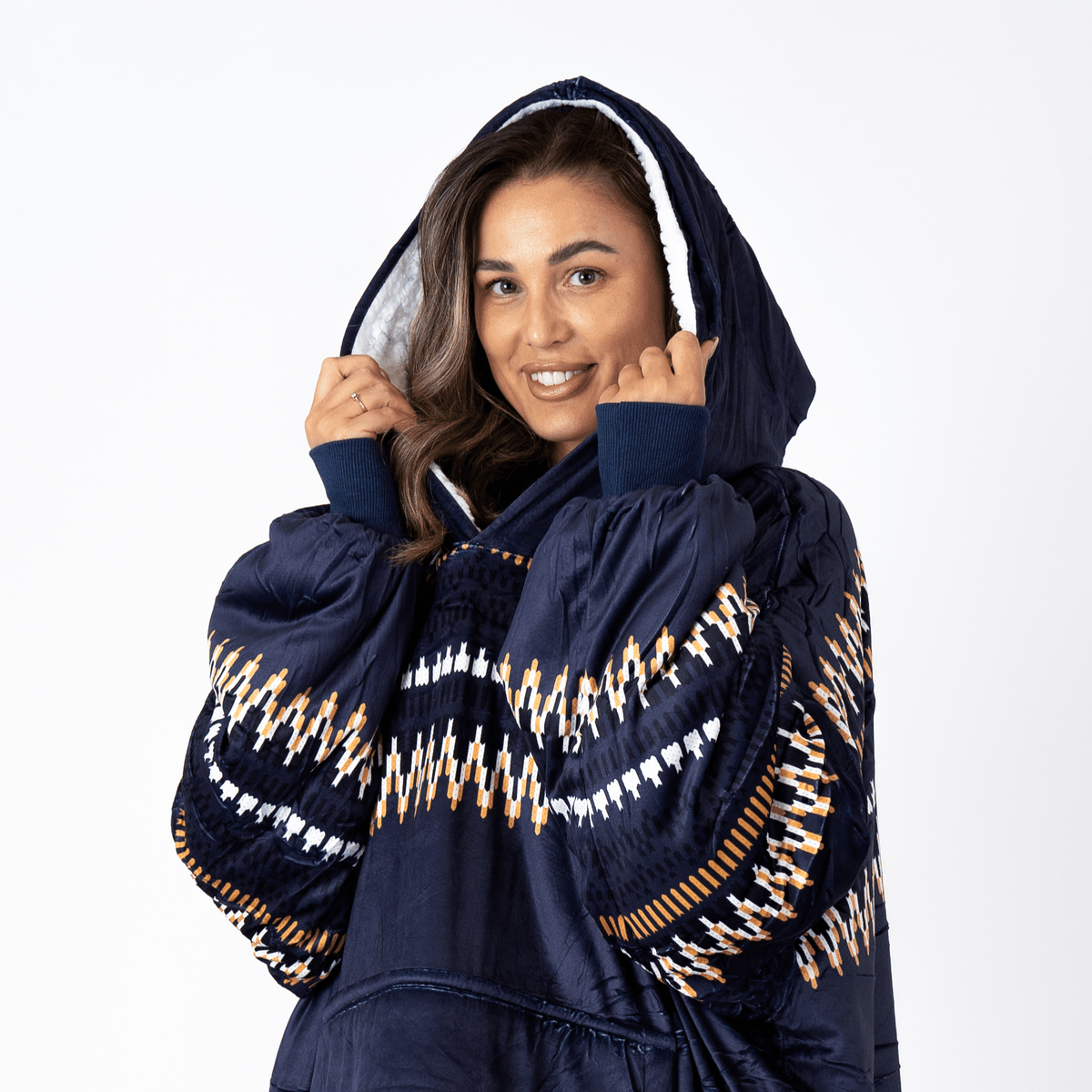 Donkerblauwe Hoodie Deken met Azteekse Print en Sherpa