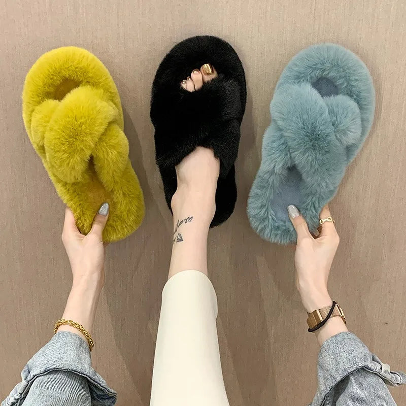 Slippers met gekruiste banden van imitatiebont, open teen en platte zool