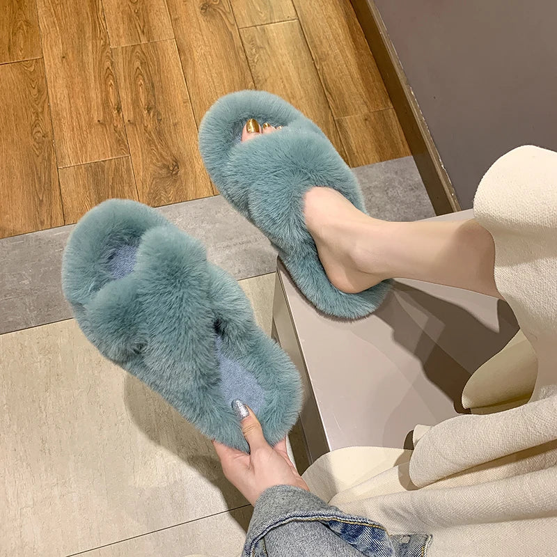 Slippers met gekruiste banden van imitatiebont, open teen en platte zool - beeld 3