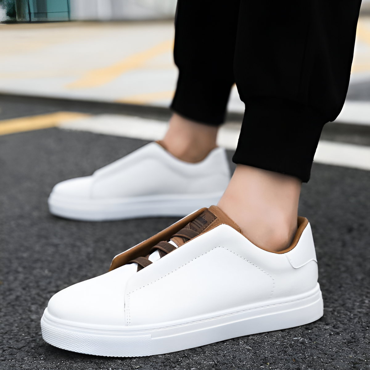 Instapsneakers voor heren in leerlook met elastische veters