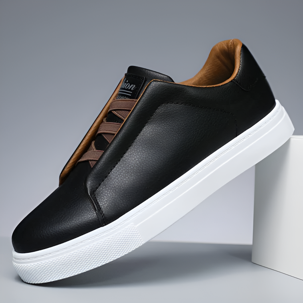 Instapsneakers voor heren in leerlook met elastische veters