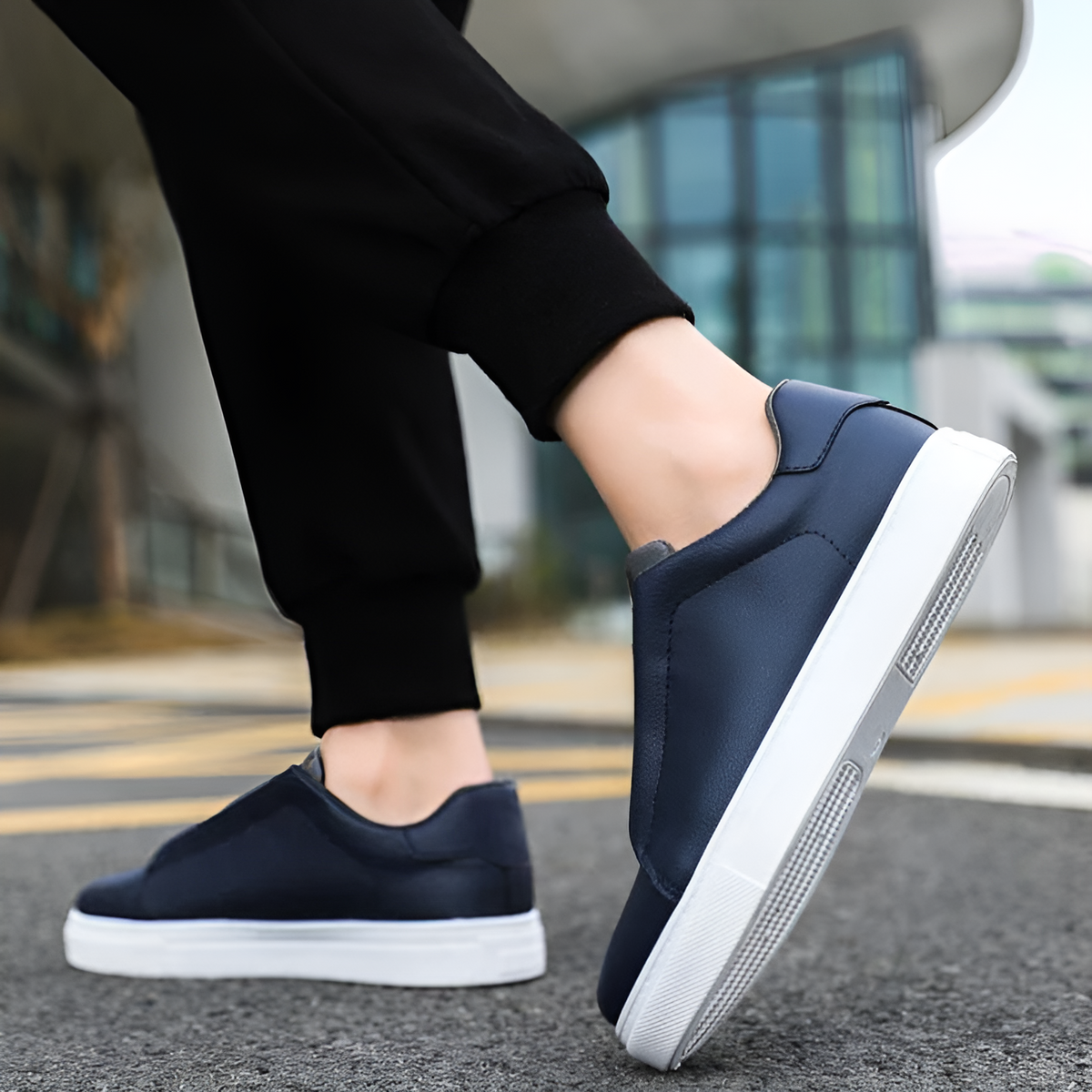 Instapsneakers voor heren in leerlook met elastische veters