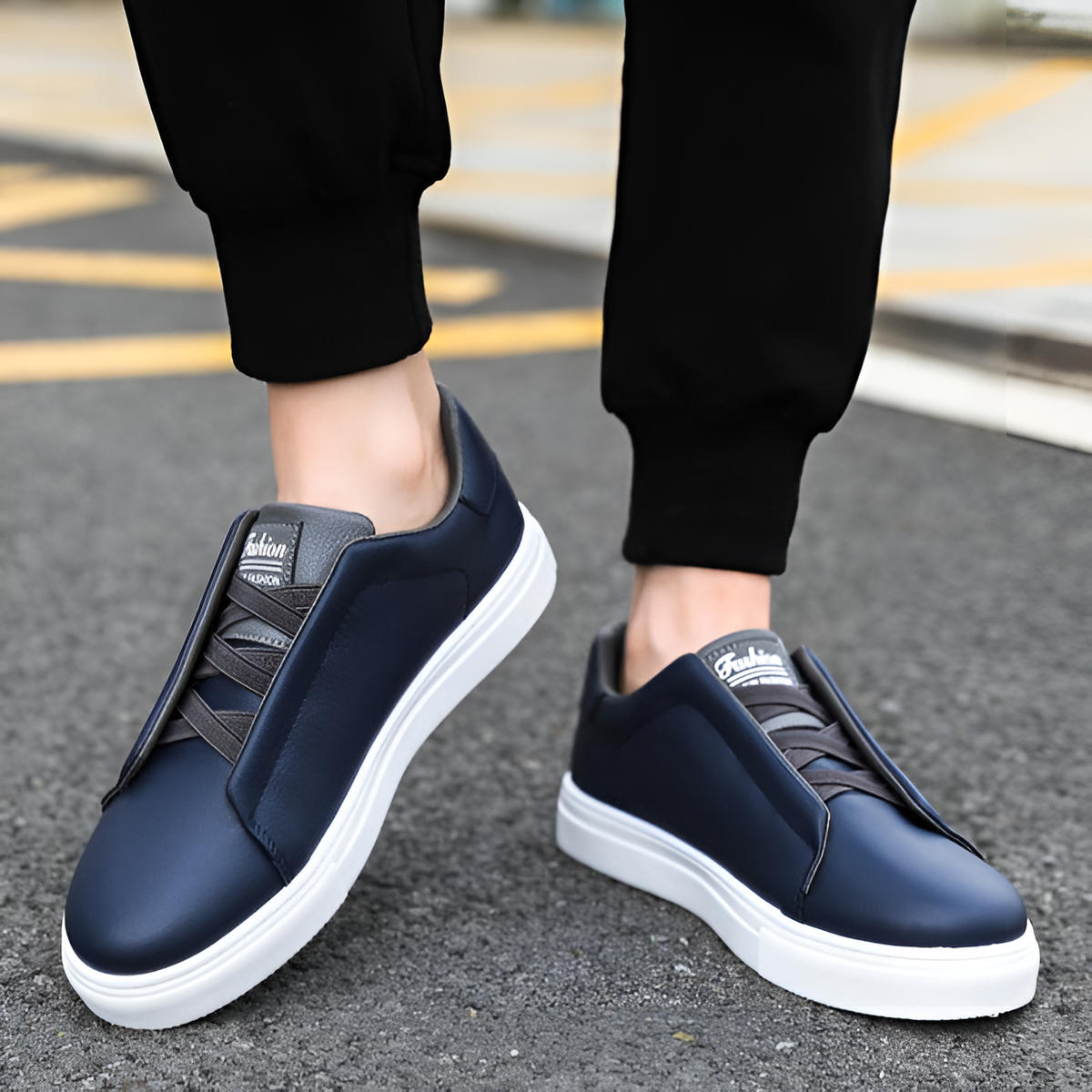 Instapsneakers voor heren in leerlook met elastische veters