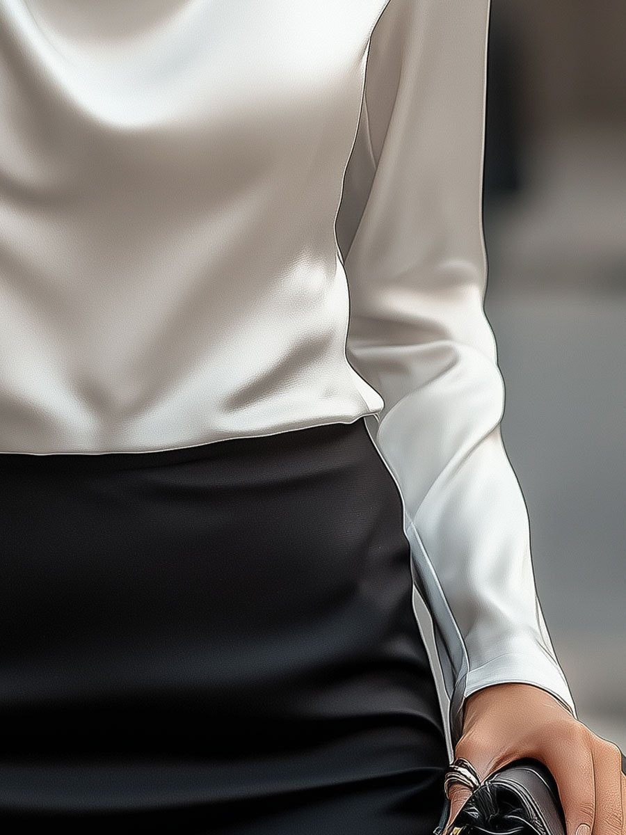 Witte Satijnen Blouse met Gedrapeerde Halslijn – Elegant, Comfortabel en Stijlvol