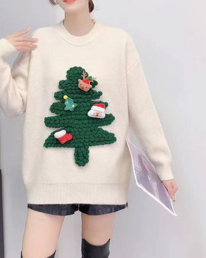 Gebreide kersttrui met een 3D kerstboom van dikke lussen en kleine figuurtjes