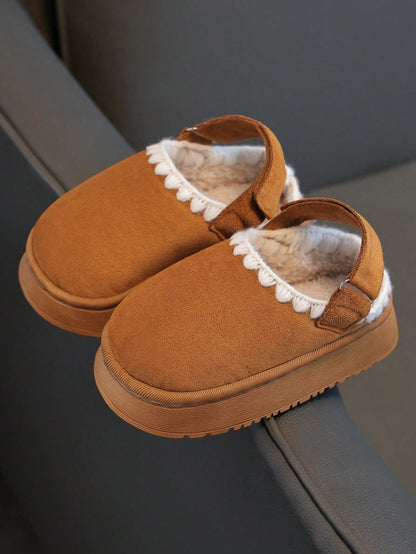 Kinderpantoffels in suède look met hielband met klittenband, pluche voering en geschulpte rand - beeld 2