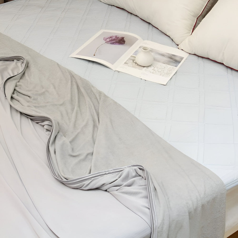 Koeldeken van katoen van 130 x 150 cm over een bed - beeld 5
