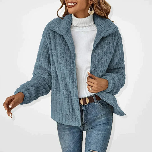 Kort teddy damesvest met rits, ribstructuur en brede kraag - grijsblauw