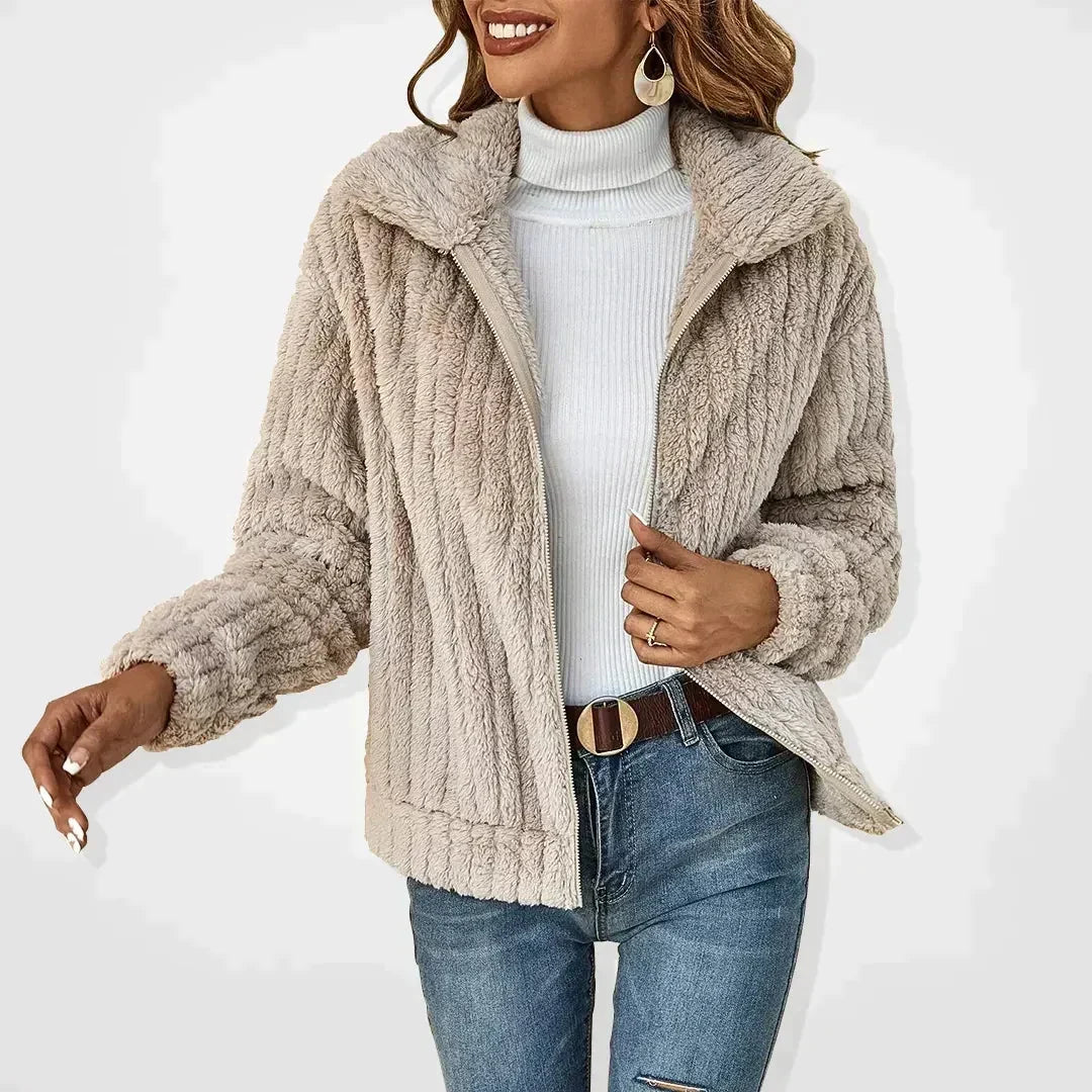 Kort teddy damesvest met rits, ribstructuur en brede kraag - beige