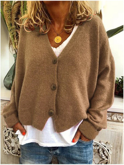 Kort wijd damesvest met V-hals en drie grote knopen - camel