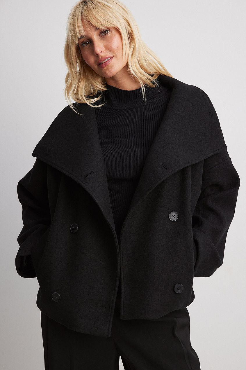 Korte oversized damesjas in wollook met grote kraag en dubbele knopenrij - zwart