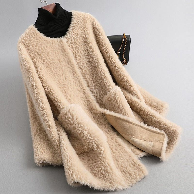 Kraagloze teddy damesjas met opgestikte zakken - beige