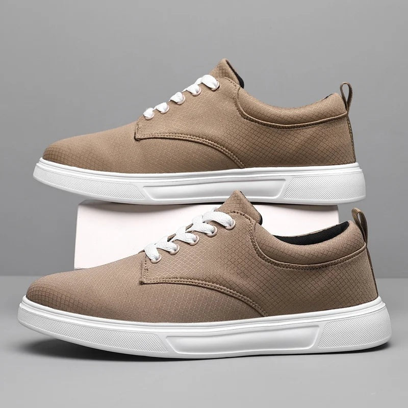 Lage herensneakers van geweven katoen met witte zool en witte veters - camel