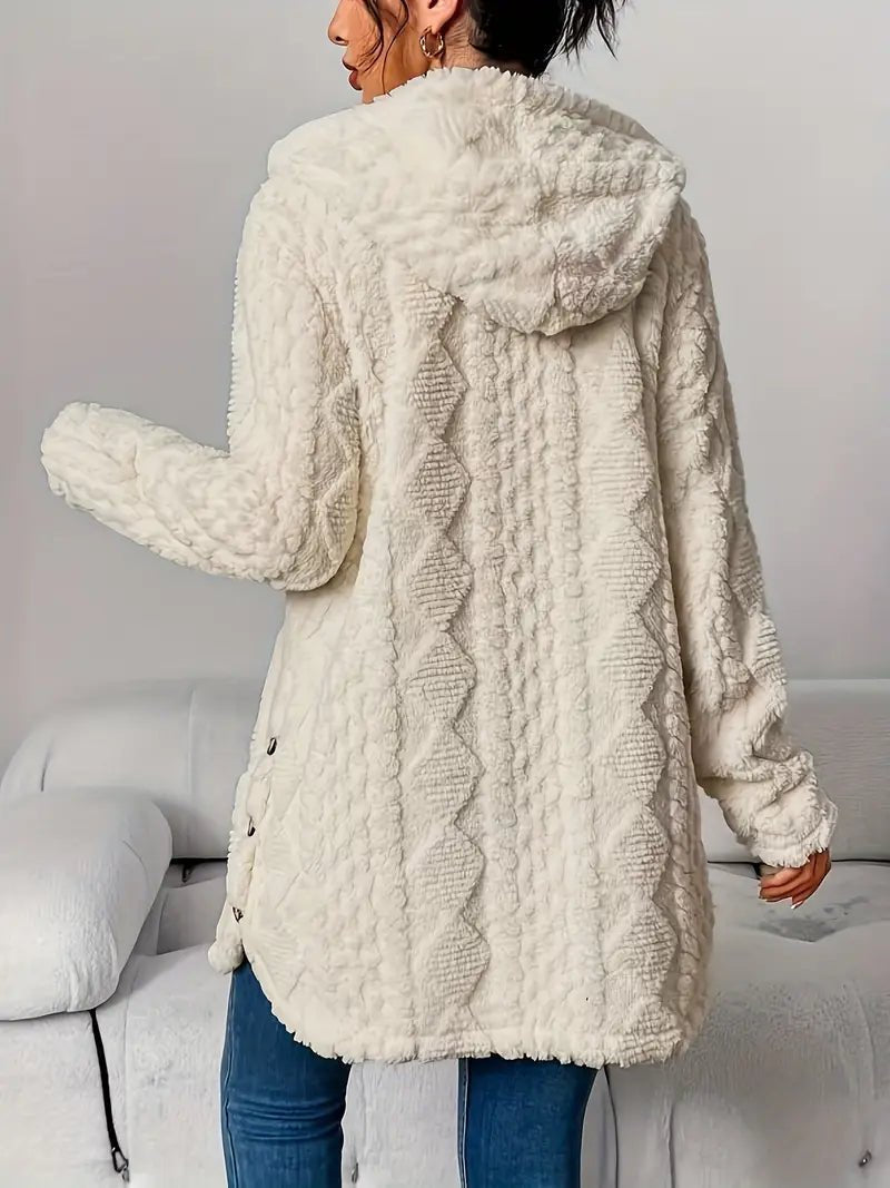 Lang teddy damesvest met capuchon, knopen en kabelpatroon