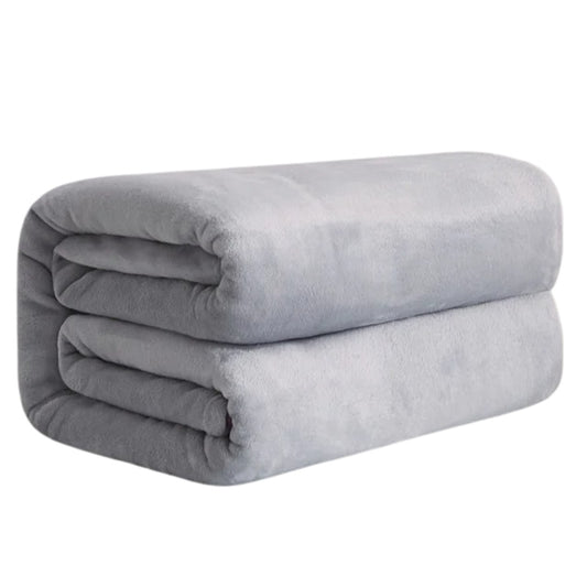 Lichte fleece deken van 150 x 200 cm, opgevouwen - lichtgrijs