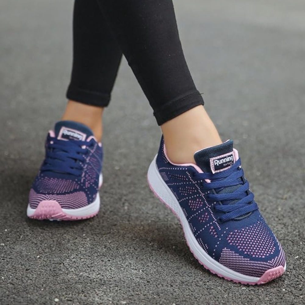 Lichte gebreide damessneakers met witte schuimzool