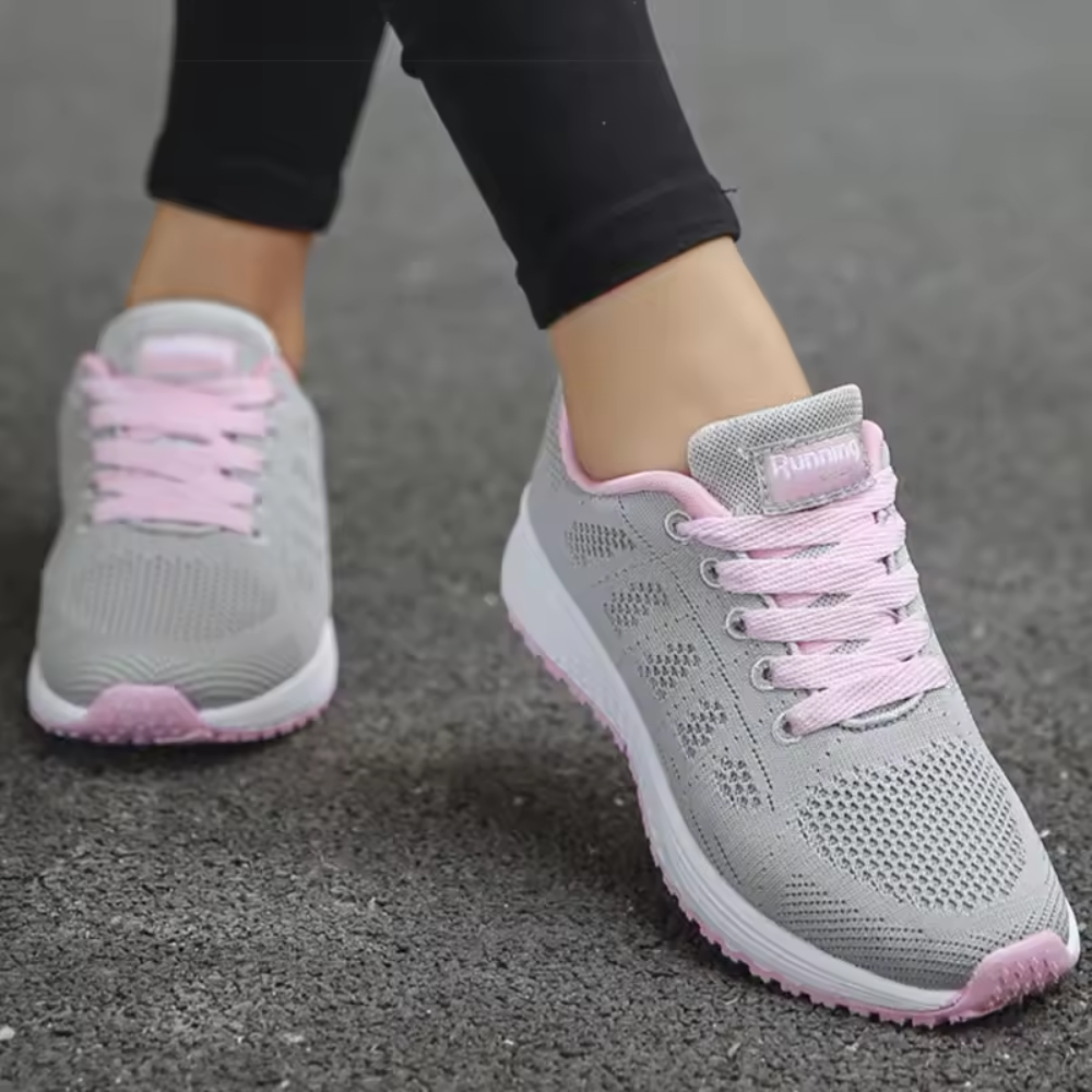 Lichte gebreide damessneakers met witte schuimzool