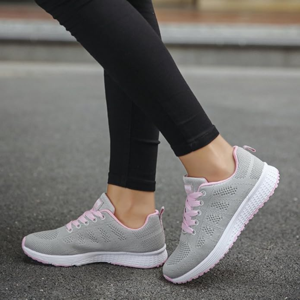 Lichte gebreide damessneakers met witte schuimzool