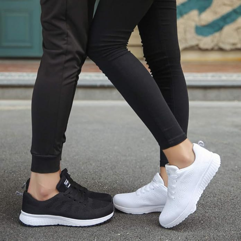 Lichte gebreide damessneakers met witte schuimzool