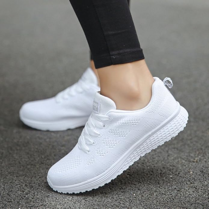 Lichte gebreide damessneakers met witte schuimzool