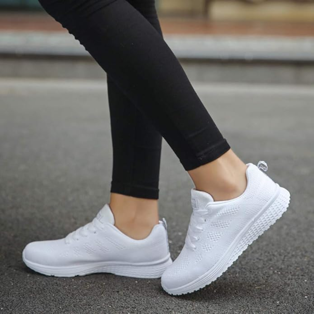 Lichte gebreide damessneakers met witte schuimzool