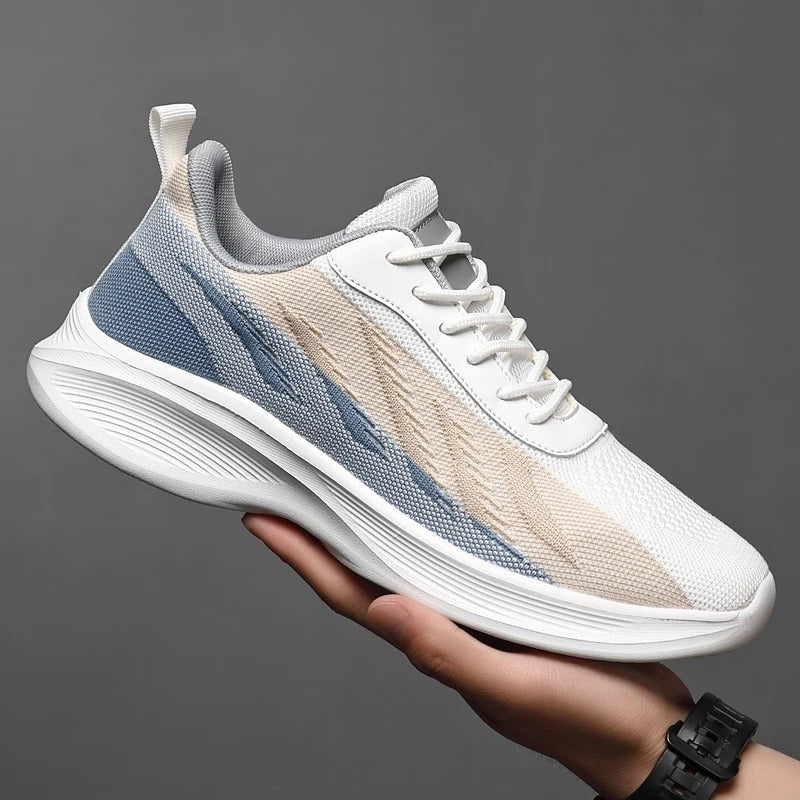 Lichte herensneakers van mesh met chevronmotief in kleurverloop en gebogen witte zool - wit met blauw