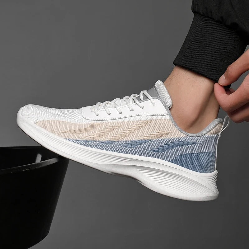 Lichte herensneakers van mesh met chevronmotief in kleurverloop en gebogen witte zool - beeld 4