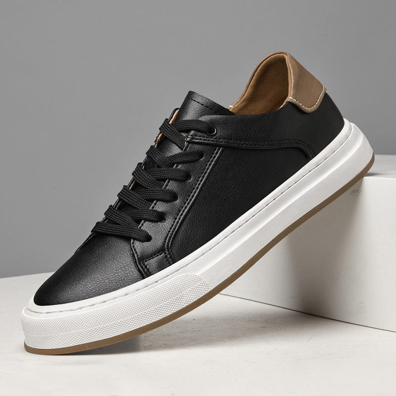 Minimalistische herensneakers in gladde leerlook met hieltab in camel en witte zool - beeld 7