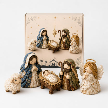 Naaipakket kerststal van stof met Maria, Jozef, kribbe en engel - heilige familie met engel