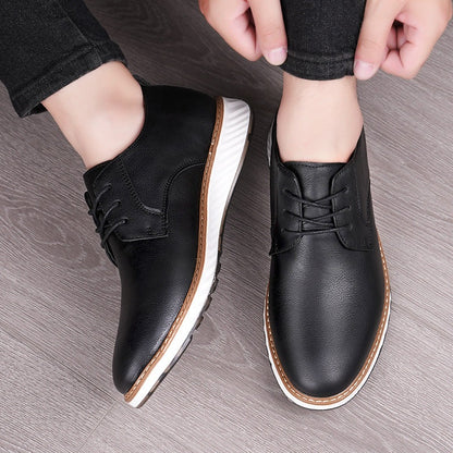 Nette herenschoenen in leerlook met open vetersluiting op een lichte witte sneakerzool - beeld 4