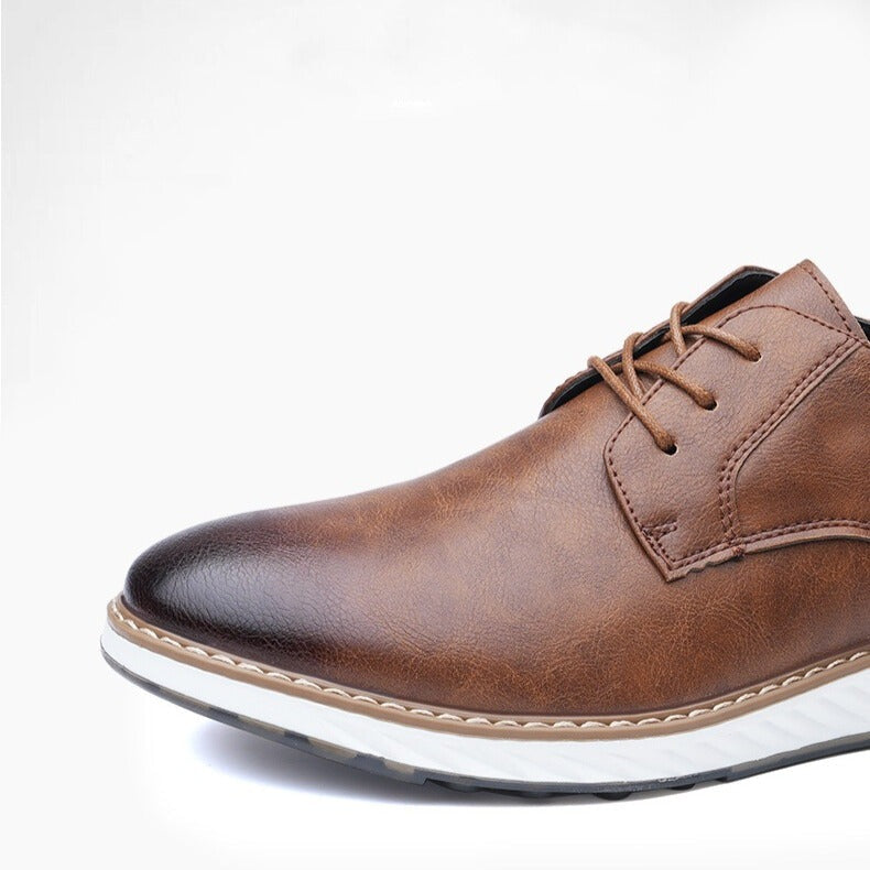 Nette herenschoenen in leerlook met open vetersluiting op een lichte witte sneakerzool - beeld 7